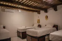 Hostal 66