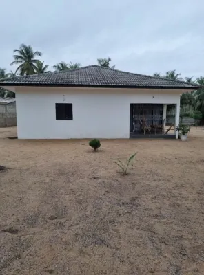 House on 2 hectares of land on the Canal 5 minutes from the sea 住宿飯店