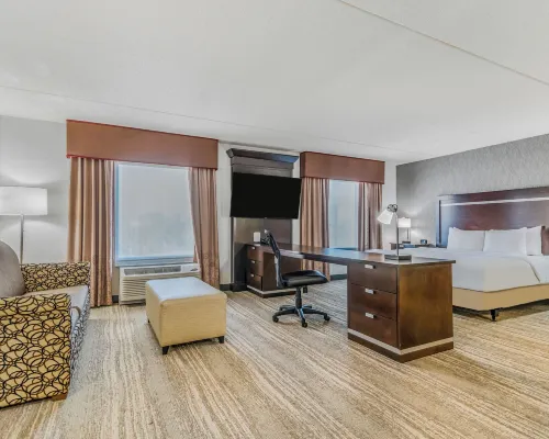 Hampton Inn & Suites Detroit/Airport-Romulus Hotels in Romulus