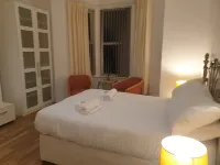 Cosy Flat for small family or working professionals.