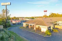 Brookville Inn by OYO Near Dayton International Airport Отели в г. 
