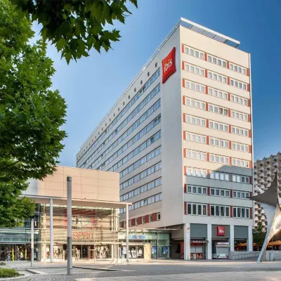 ibis Dresden Zentrum Hoteles cerca de Terraza de Brühl's