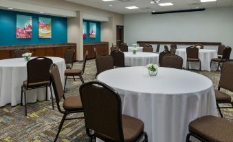 Hampton Inn & Suites Winston-Salem/University Area