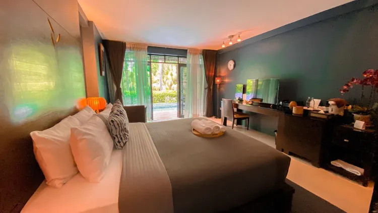 ห้องสวีทติดสระว่ายน้ำ