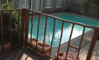 The Deck on Manning - Housity