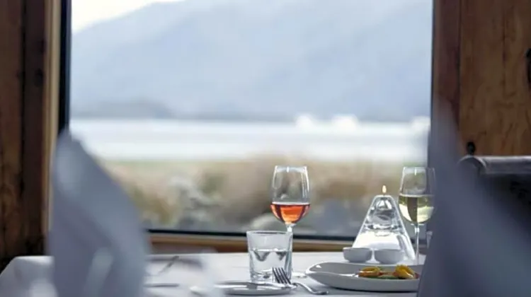 フィオードランド ロッジ 食事・レストラン