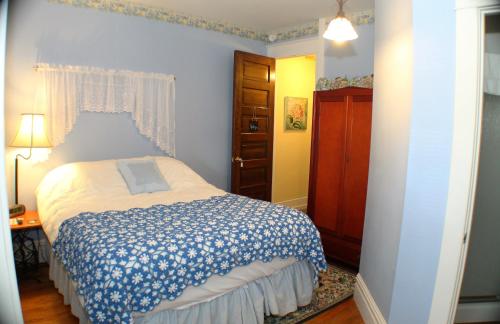 双人房（带独立浴室）