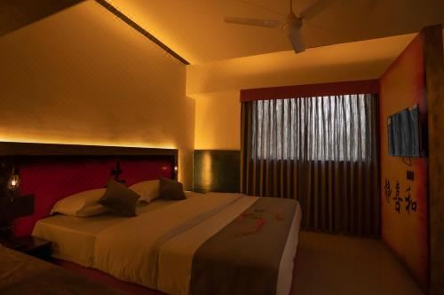 Ra Residence - Agarwal Group of HotelsDeluxe Double Room with Balcony
