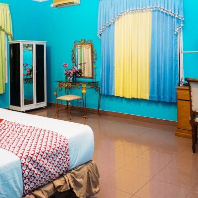 DOUBLE DELUXE OYO 923 Penginapan Balai Sultan Syariah Promo Code