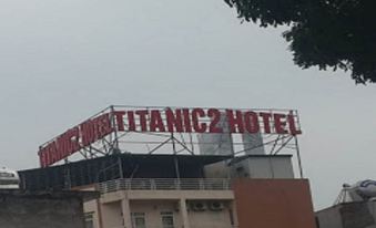 TITANIC 2 Hotel