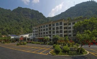 Guangdong First Peak Forest Hot Spring Resort