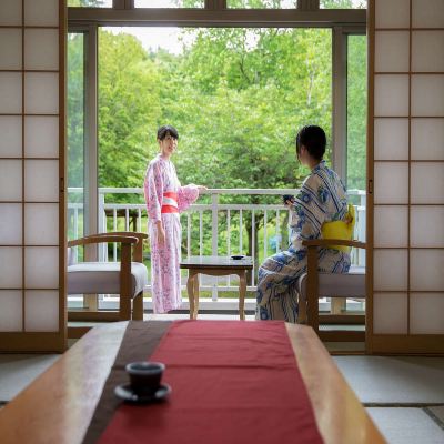 西翼日式10榻榻米房 花咲溫泉吉屋莊優惠