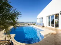 Isabel Hotels in Pego