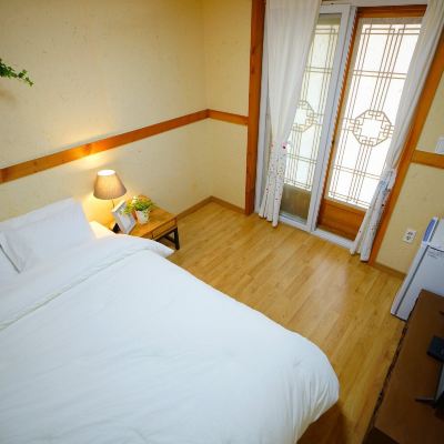 난초202 침대룸 Jeonju Dwaejikkum Pension 쿠폰