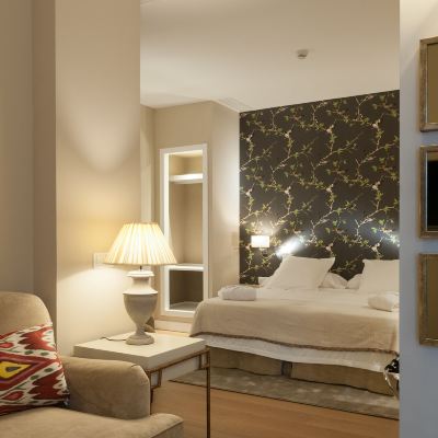 Superior King Suite with Sofa Bed Suites Murillo Catedral Promo Code