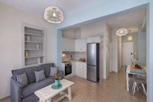 带阳台的小型套房