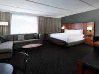 DoubleTree by Hilton Montreal Airport Hotels in Dorval