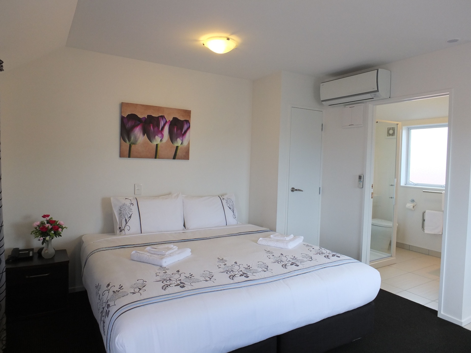 豪华特大床一室房