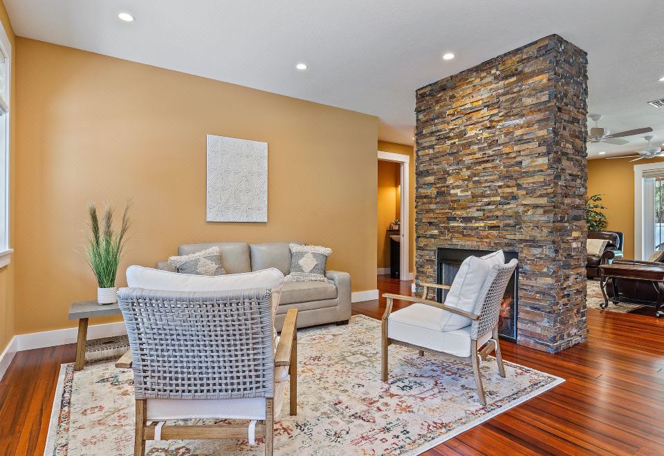 私人鹽水泳池和室內壁爐-華麗的休閑度假屋