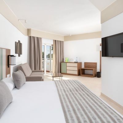 Suite with Balcony and Garden View Hotel Riu Paraiso Lanzarote - All Inclusive Promo Code