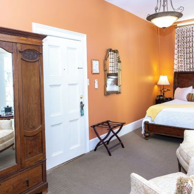 Main House Queen-Carter Eliza Thompson House, Historic Inns of Savannah Collection Promo Code