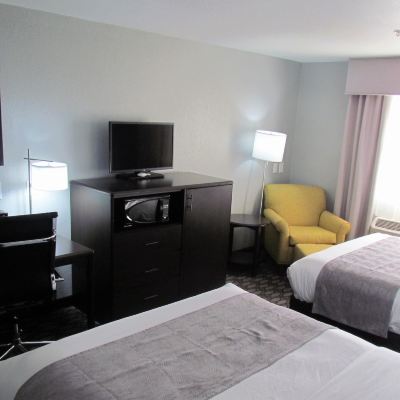 Standard Room, 2 Queen Beds, Accessible, Non-Smoking Oak Hill Inn & Suites Promo Code