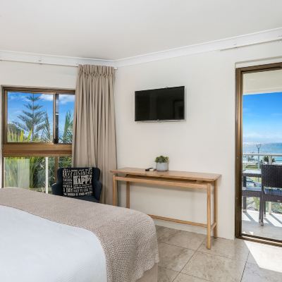 Signature Penthouse, 2 Bedrooms, Balcony, Ocean View Bayview Beachfront Apartments Promo Code