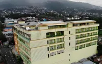 Muara Hotel and Mall Ternate Hôtels à : 