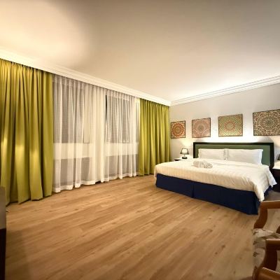 高級特大床房 超級 OYO 89604 城市家庭青年旅館優惠