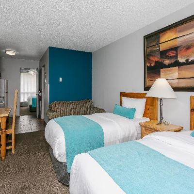 One-Bedroom Twin Suite Tonquin Inn Promo Code