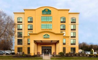 La Quinta Inn & Suites by Wyndham Garden City