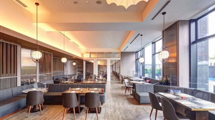 ホテル コレクティブ 食事・レストラン