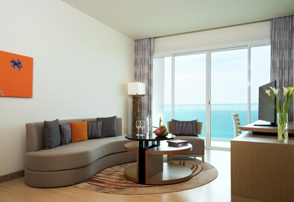 Mövenpick Siam Hotel Na Jomtien PattayaFamily Suite Sea View