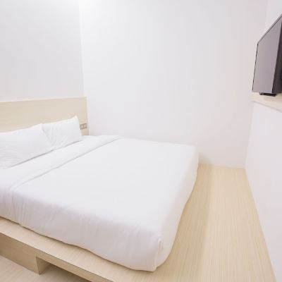 Bilik Deluxe Double Kupon Minimalist Hotel