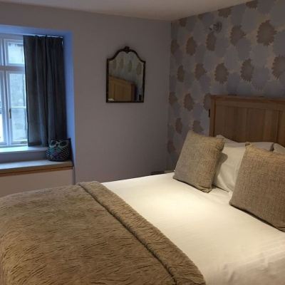 Double Room, Ensuite (the Snowy Owl)