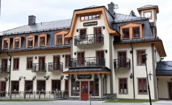Hovde Hotell - Housity