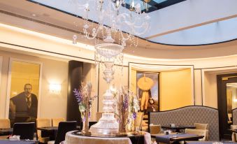 Maison Astor Paris, Curio Collection by Hilton