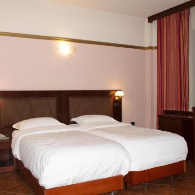 Triple Room Hotel Elysee Promo Code