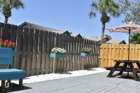 Cozy Private Stay. Near Ami Beaches & Img Academy. Boats and Jetskies Driveway.