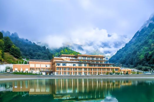 Qafqaz Tufandag Mountain Resort Hotel