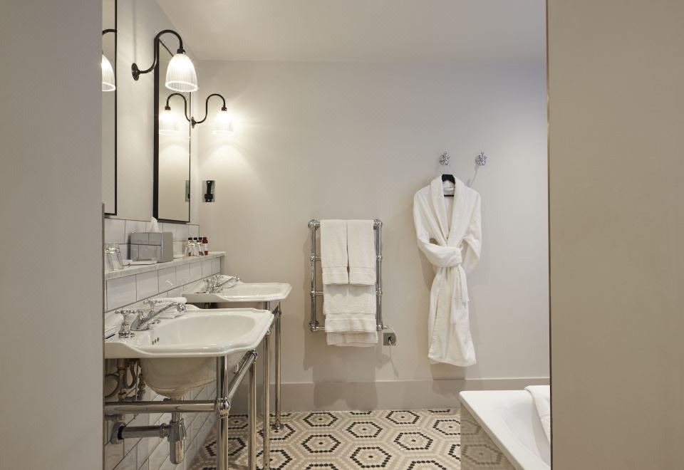 Kimpton Clocktower HotelJunior Suite (1 Bed)