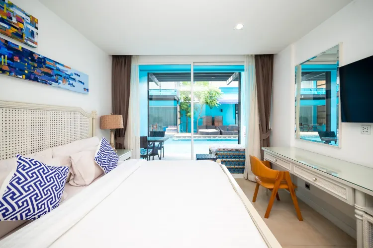 ห้องดีลักซ์ พร้อมทางลงสระว่ายน้ำ