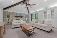 Charming Stylish 4-bedroom house with in serene Allen