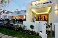 The Beach Hotel Отели в г. 