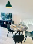 Large 1 Bedroom -Center Terrace Parking Hotéis em 
