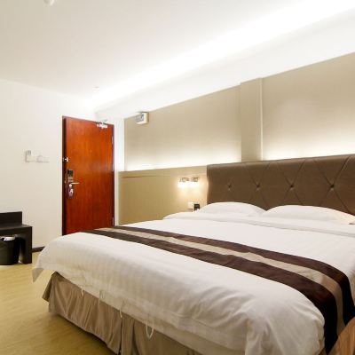 Deluxe King Room Kingsley Hotel Promo Code