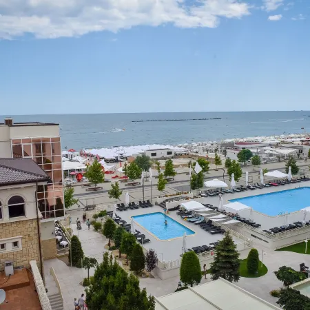 Iaki Conference & Spa Hotel