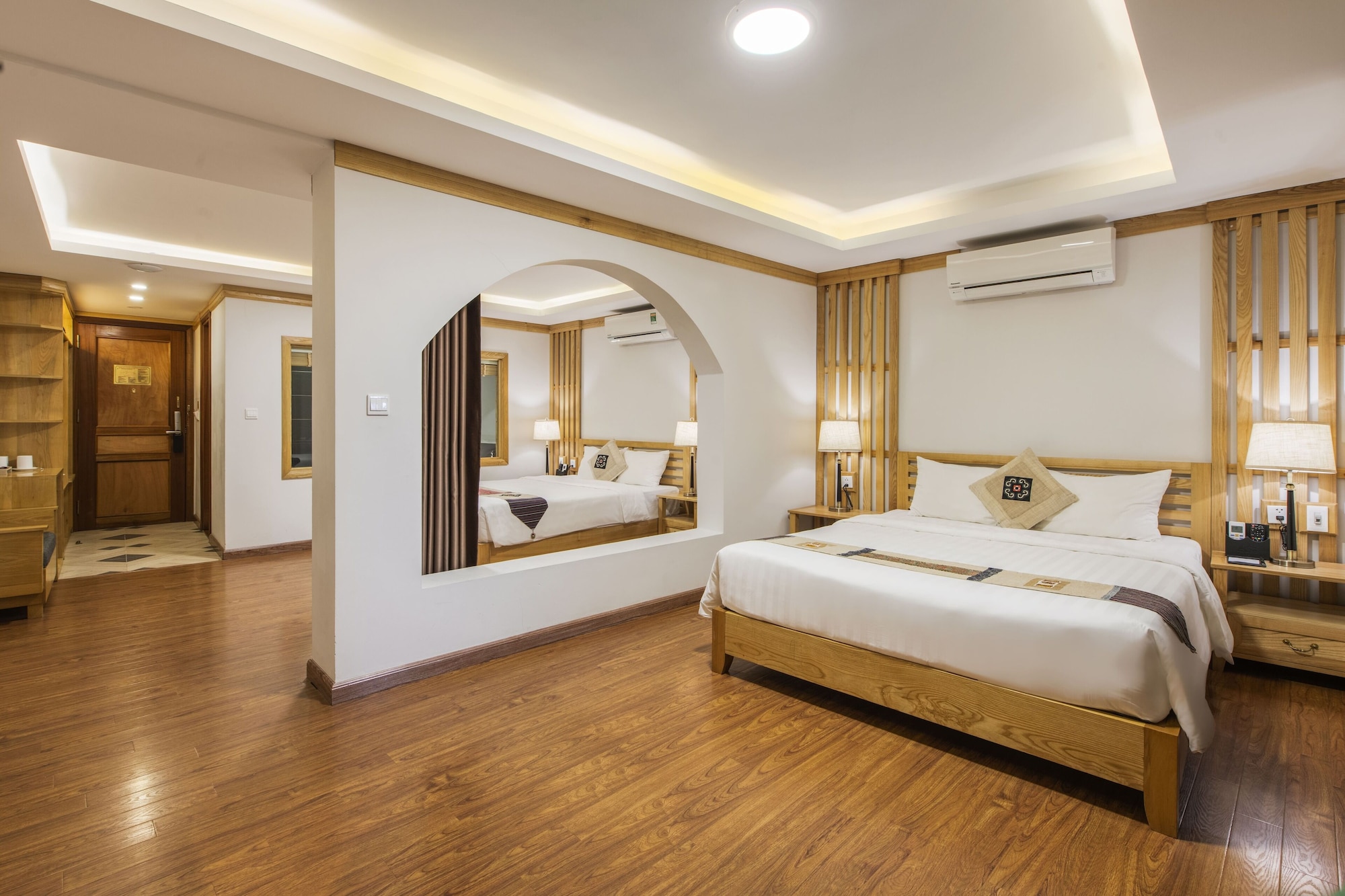 豪华家庭房， 两张双人床