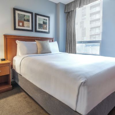 Queen Suite-with Balcony & Kitchen Hotel Saint-Laurent Montreal Promo Code