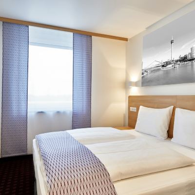 Basic Double Room McDreams Hotel Düsseldorf-City Promo Code